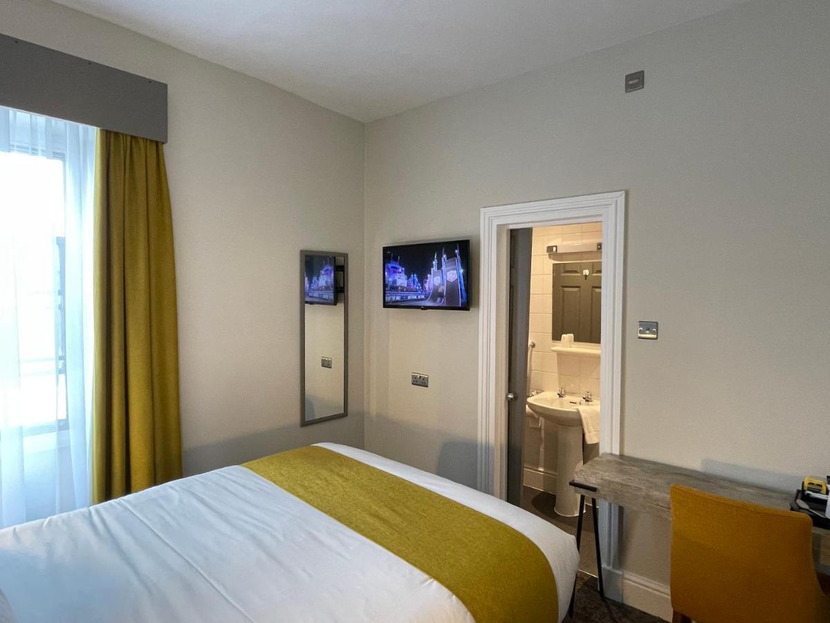 The County Hotel Haverfordwest Exteriör bild