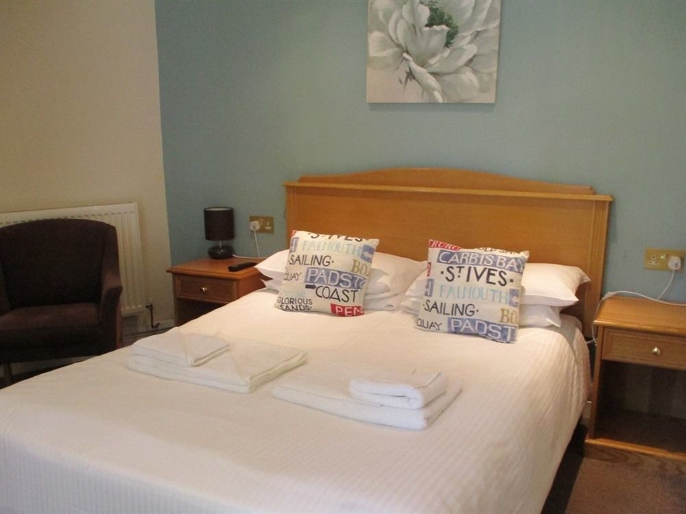 The County Hotel Haverfordwest Exteriör bild